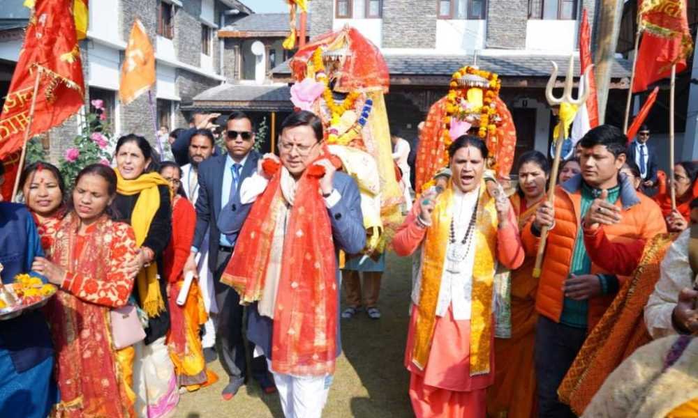 मुख्यमंत्री पुष्कर सिंह धामी ने माँ धारी देवी, भगवान श्री नागराजा देव डोली शोभायात्रा 2024 का किया शुभारंभ