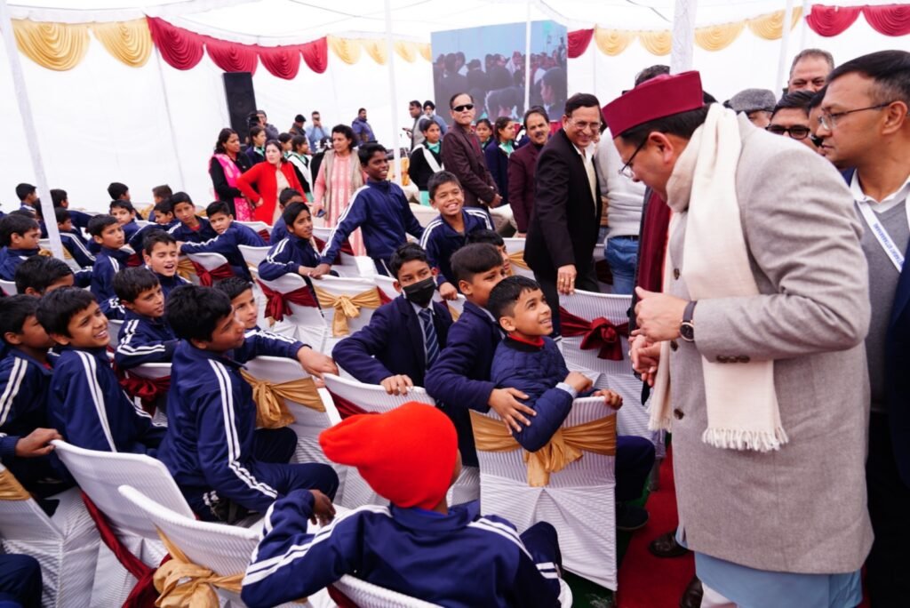 जब मेहनत के साथ सकारात्मक सोच का मिश्रण हो जाता है तो व्यक्ति को सफल होने से कोई नहीं रोक सकता: धामी