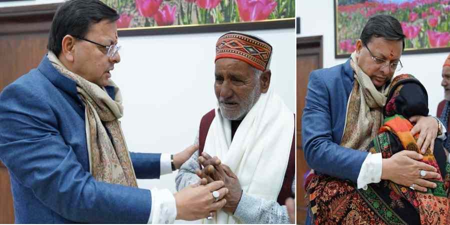 इस माँ को गले लगा कर भावुक हुए सीएम धामी.. मिला है ये सम्मान..