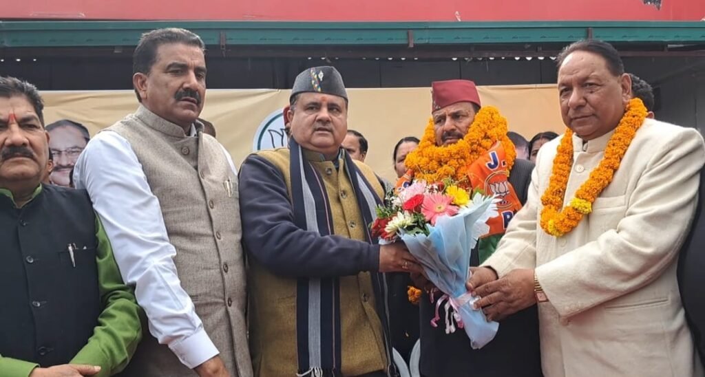 2 हजार से अधिक समर्थकों के साथ पार्टी की सदस्यता लेने वाले पूर्व कैबिनेट मंत्री दिनेश धन्ने ने कहा, पीएम मोदी और सीएम धामी के कामों से प्रभावित होकर उनकी सम्पूर्ण जन एकता पार्टी आज यहां है