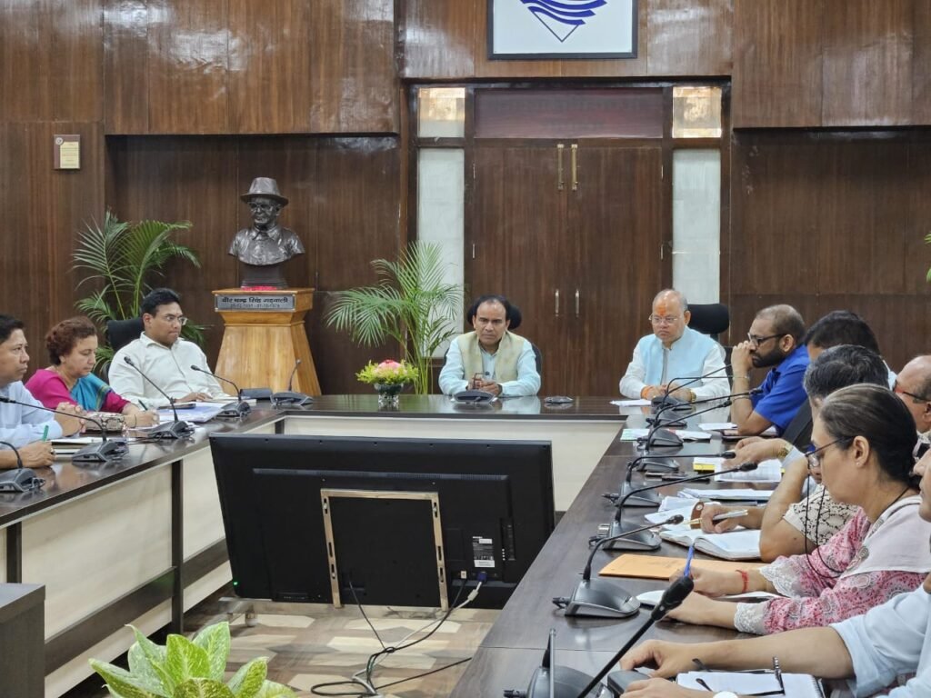 एनएचएम की योजनाओं का धरातल पर हो क्रियान्वयनः डॉ. धन सिंह रावत