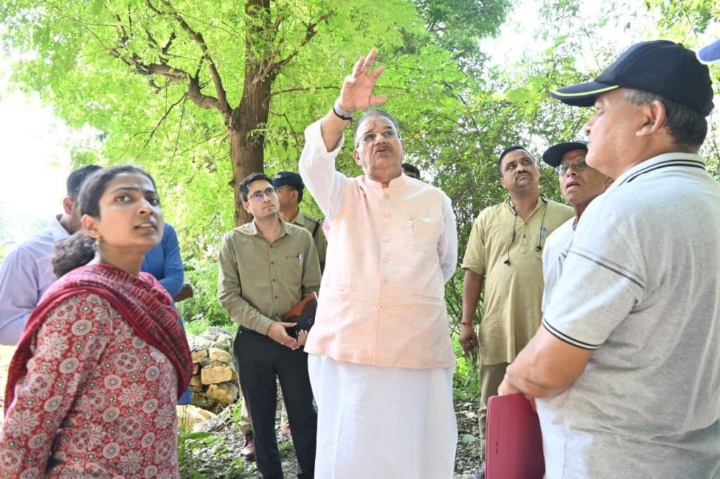 मंत्री जोशी ने चेकडैम निर्माण की कार्यवाही जल्द से जल्द करने के निर्देश दिए गए