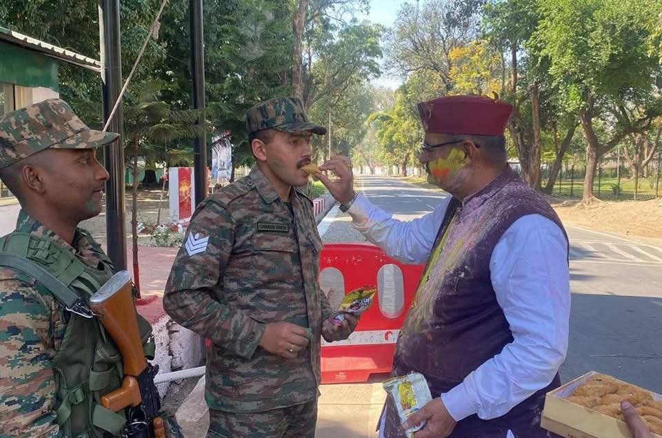 अपने परिवार से दूर, भारत माता की सेवा में सदैव तत्पर, इन वीरों के समर्पण व सेवा भाव को कोटि-कोटि नमन :जोशी