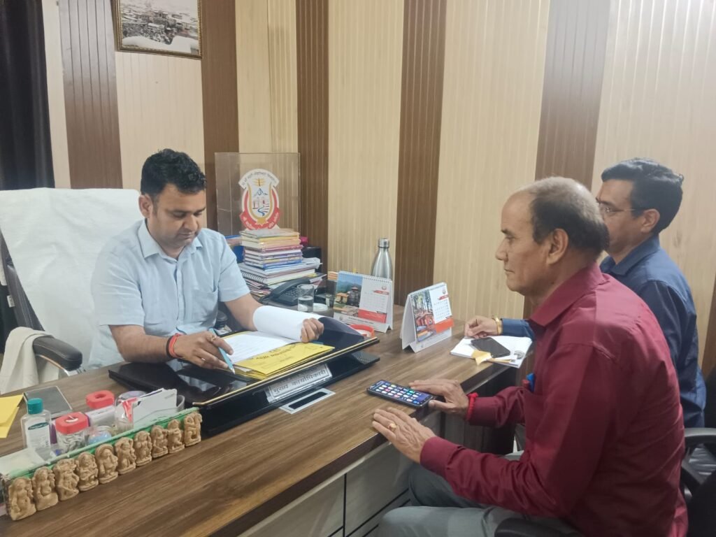 बैठक में अभियंता अनिल ध्यानी ने कहा कि यात्रा से पहले सभी विश्राम गृहों में मूलभूत सुविधाओं में सुधार किया जा रहा है।
