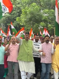 मंत्री गणेश जोशी ने कहा कि प्रधानमंत्री नरेंद्र मोदी के आह्वान पर पिछले तीन वर्षों से तिरंगा यात्रा और घर-घर तिरंगा कार्यक्रम का आयोजन हो रहा है