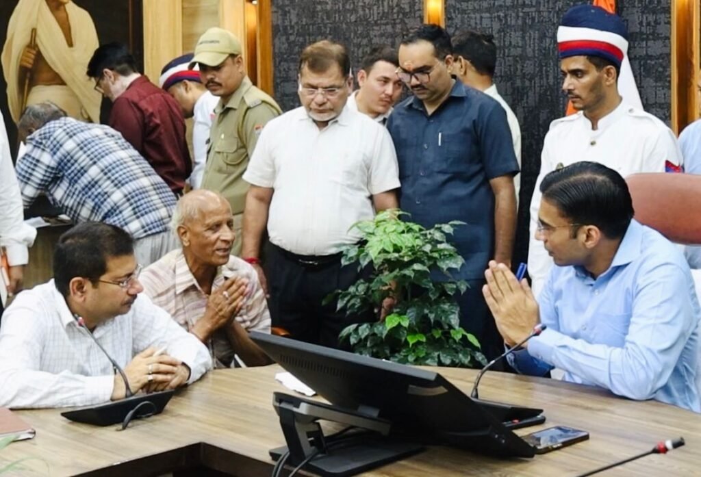 पुरानी जजी कलेक्ट्रेट परिसर बनेगा गौरव स्थल, सेनानी भवन निर्माण की राह हुई आसान, जिलाधिकारी के आदेश से तेज़ हुआ कार्य