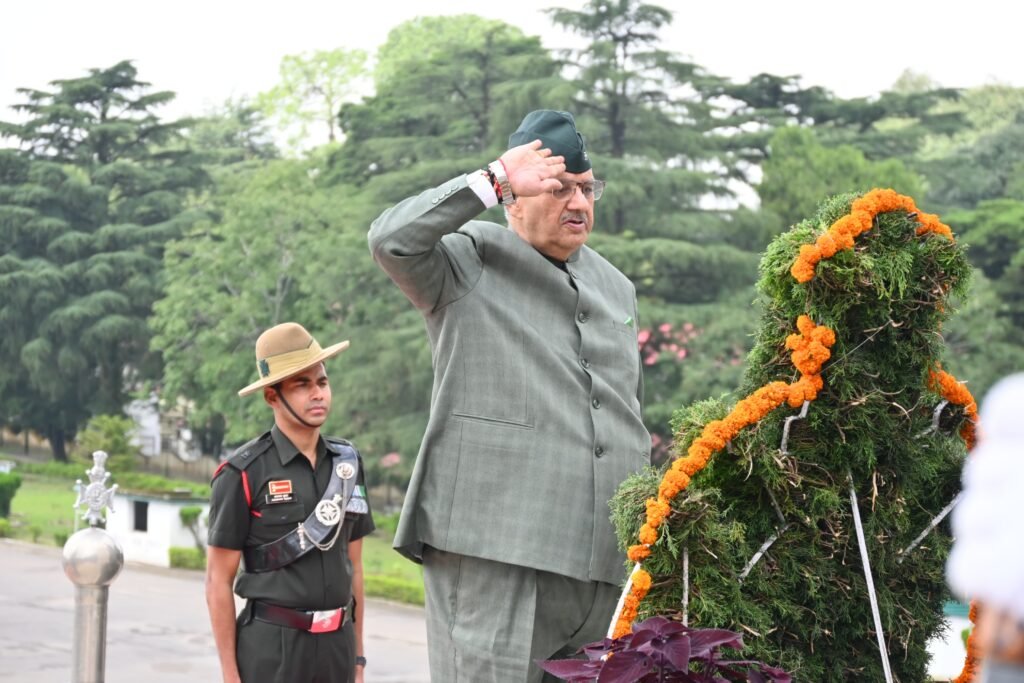 गढ़वाल राइफल्स रेजीमेंटल सेंटर के दो दिवसीय भ्रमण पर पहुँचे कैबिनेट मंत्री गणेश जोशी, वीर शहीदों को श्रद्धांजलि अर्पित कर किया गौरवशाली इतिहास को याद