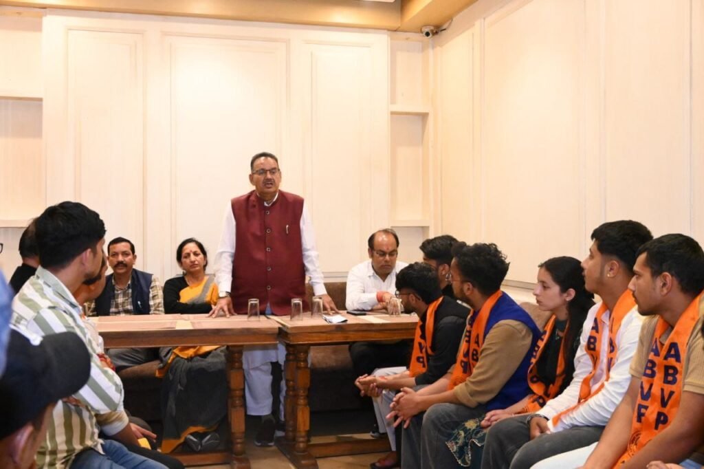 मंत्री गणेश जोशी ने मसूरी में विंटर सीजन से पहले सभी मूलभूत सुविधाओं के जल्द सुधार के निर्देश दिए