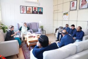 मंत्री गणेश जोशी ने कहा कि एरोमा के क्षेत्र में अधिक से अधिक किसानों को जोड़ते हुए नवाचार आधारित कार्य किए जाएं