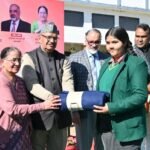 मंत्री गणेश जोशी ने विद्यालय में सभी मूलभूत सुविधाओं को सुदृढ़ करने का भरोसा भी दिलाया