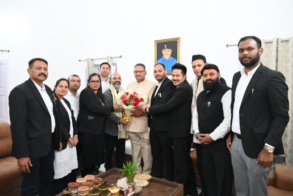 मंत्री जोशी ने अधिवक्ताओं की समस्याओं के समाधान हेतु हर संभव सहयोग का आश्वासन दिया