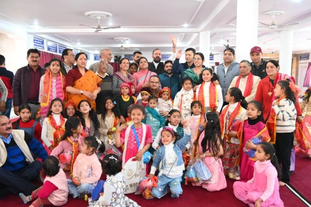 मंत्री गणेश जोशी ने मां शक्ति से प्रार्थना कि की जिन-जिन क्षेत्रों में हम कार्य कर रहे हैं, उनमें हमें और अधिक ऊर्जा सामर्थ्य एवं सफलता प्रदान करें। ताकि हम जनसेवा के कार्यों को और बेहतर ढंग से आगे बढ़ा सकें