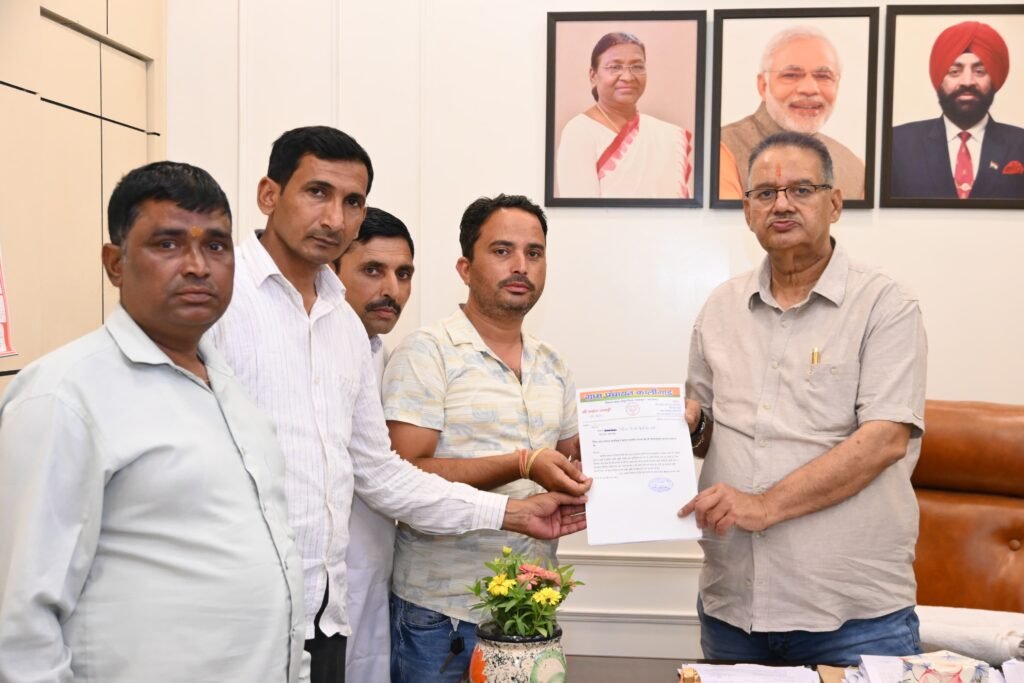 बरसात से पहले कार्लीगाड़ में हटाया जाएगा आपदा का मलवा, मंत्री गणेश जोशी ने दिए निर्देश