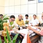 गणेश जोशी ने कहा- विकास कार्यों को गुणवत्ता और पारदर्शिता के साथ पूरा किया जाए