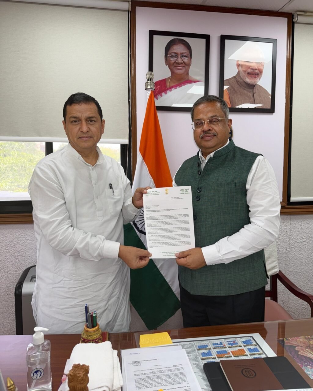 गढ़वाल सांसद अनिल बलूनी ने लालढांग–चिल्लरखाल मार्ग पर “कमर्शियल वाहन” शब्द को लेकर उत्पन्न भ्रम दूर करने के लिए CEC चेयरमैन चंद्र प्रकाश गोयल से की भेंट