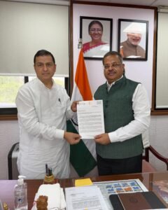 गढ़वाल सांसद अनिल बलूनी ने लालढांग–चिल्लरखाल मार्ग पर “कमर्शियल वाहन” शब्द को लेकर उत्पन्न भ्रम दूर करने के लिए CEC चेयरमैन चंद्र प्रकाश गोयल से की भेंट