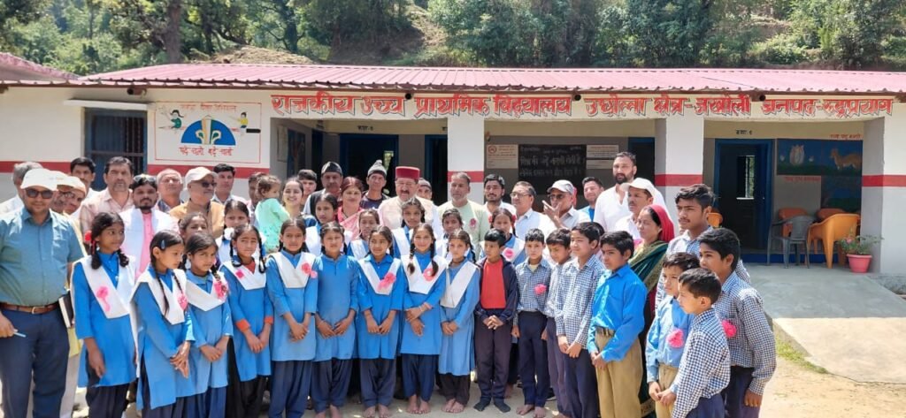 कैबिनेट मंत्री भरत सिंह चौधरी ने स्वास्थ्य और शिक्षा व्यवस्थाओं का लिया जायजा