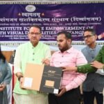 कैबिनेट मंत्री गणेश जोशी ने एनआईवीएच में लैपटॉप वितरण कार्यक्रम में किया प्रतिभाग