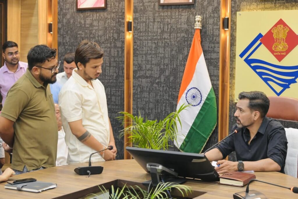 जिलाधिकारी डॉ. आशीष चौहान बोले- अब हर सोमवार जनता दरबार नहीं, ‘समाधान दिवस’ होगा
