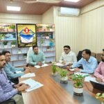 सचिव आवास डॉ. आर. राजेश कुमार ने अधिकारियों की ली समीक्षा बैठक, तय समयसीमा में काम पूरा करने का आदेश