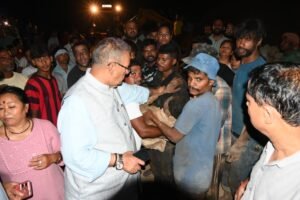 श्रमिकों के बेहतर उपचार के लिए पूर्णतः प्रतिबद्ध है राज्य सरकार: कैबिनेट मंत्री गणेश जोशी