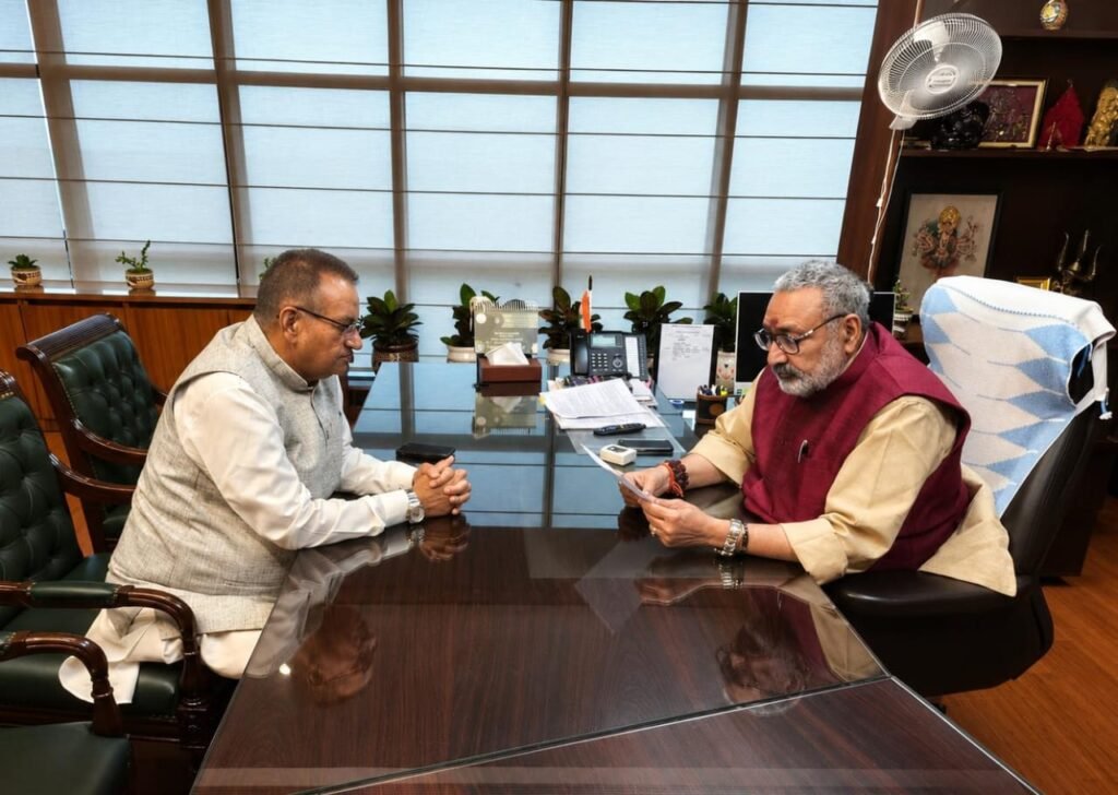 रेशम उत्पादों के मूल्य संवर्धन और विपणन मॉडल से केंद्रीय मंत्री गिरिराज सिंह ने जताई प्रसन्नता