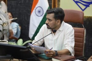 मुख्यमंत्री पुष्कर सिंह धामी की प्राथमिकता के अनुरूप जिलाधिकारी डॉ. आशीष चौहान ने संपत्ति विवाद में एसडीएम और सीओ को दिए कार्रवाई के निर्देश