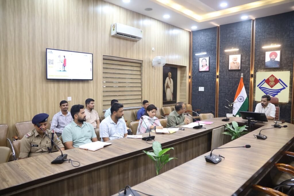 जिलाधिकारी डॉ. आशीष चौहान की बैठक में खेल महाकुंभ की चरणबद्ध प्रतियोगिताओं का कार्यक्रम तय