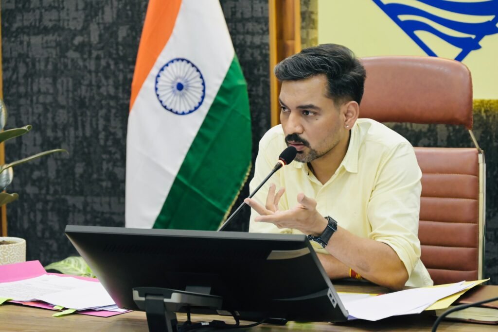 ईआरओ अपने-अपने क्षेत्रों में एसआईआर कार्य की नियमित मॉनिटरिंग करें: डीएम