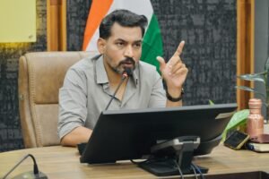 जिलाधिकारी डॉ0 आशीष चौहान ने प्रत्येक माह संबंधित संस्थाओं एवं अधिकारियों के साथ समीक्षा बैठक के निर्देश दिए