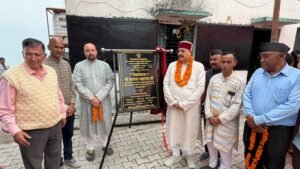 विधायक सतपाल महाराज ने बीरोंखाल में सब्जी एवं मसाला उत्पादन के लिए 25 हेक्टेयर में बीज वितरण की जानकारी दी