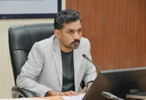 जिलाधिकारी डॉ. आशीष चौहान ने कालसी में कॉम्पेक्टर साइट चयन में लापरवाही बरतने वाली टीम के विरुद्ध दंडात्मक कार्रवाई के दिए निर्देश