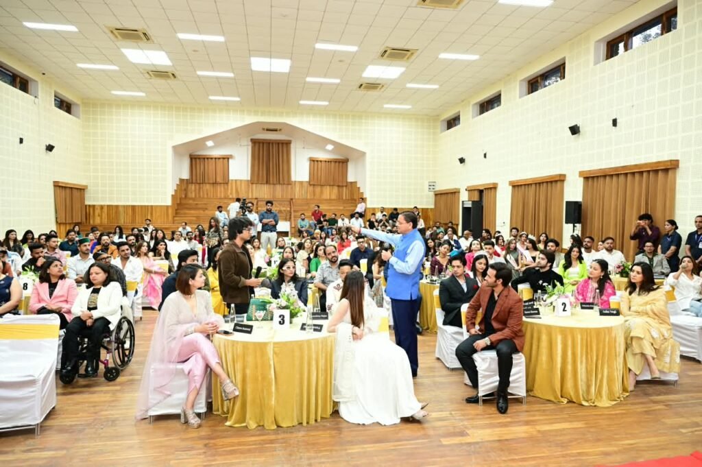 वेडिंग डेस्टिनेशन, फिल्म शूटिंगम, पर्यटन और रिवर्स माइग्रेशन पर मुख्यमंत्री धामी ने साझा किया सरकार का विजन, युवाओं के सुझावों का किया स्वागत