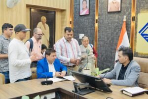 अजबपुर कलां में अवैध शराब और नशीले पदार्थों की बिक्री पर डीएम सख्त, तत्काल कार्रवाई के निर्देश