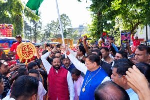 मुख्यमंत्री धामी ने देहरादून में महर्षि बाल्मिकी प्रकटोत्सव के अवसर पर आयोजित शोभा यात्रा में किया प्रतिभाग